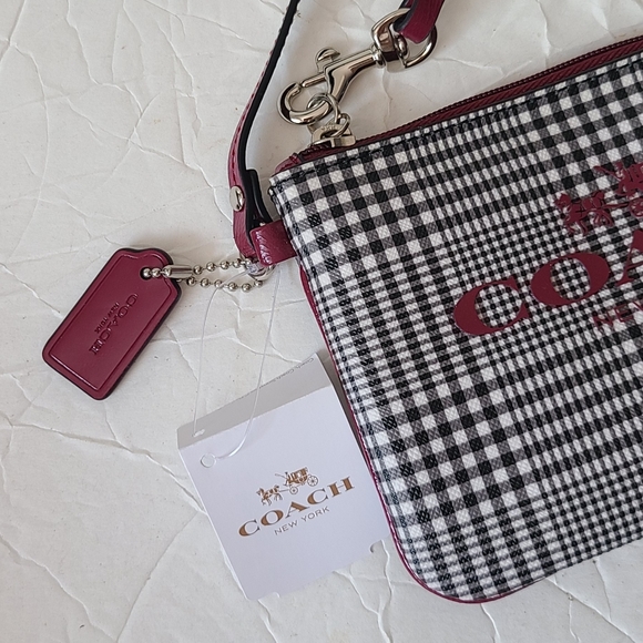 Nwt Coach Peyton plaid wristlet wallet w/gift box - Picture 4 of 6